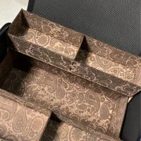 کیف طبقاتی تاتو ناخن ارایشی شنیون مژه ابزار|آرایشی، بهداشتی، درمانی|رشت, پیرکلاچای|دیوار