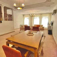 اجاره باغ ویلا|اجارهٔ کوتاه‌مدت ویلا و باغ|صدرا-فارس, فاز ۲|دیوار