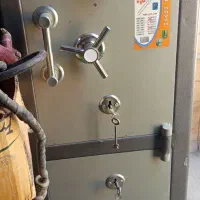 گاو صندوق رمز دار دو طبقه
