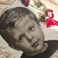 نقاشی چهره سیاه قلم