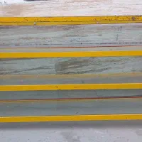 ویترین فلزی ۲متری ۳طبق شیشه خور و ۳۰۰عدد چوب کار|فروشگاه و مغازه|زالیان, |دیوار