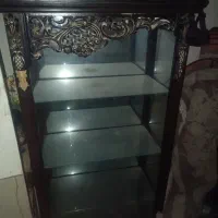 ویترین شیشه ای