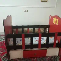 تخت خواب نوزاد همراه با تشک