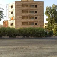 آپارتمان دوخوابه، بر بولوار اصلی، سه بر نورگیر