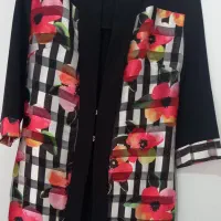 تعدادی لباس در حد نو