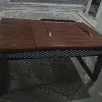 میز لپ تاپ نو و کاملا سالم با قابلیت تنظیم ارتفاع