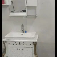 آیینه و روشویی