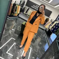 پرو‌دار مانتو خانم