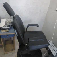لوازم ارایشگاه ۳ صندلی برقی و ایینه
