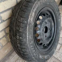 یک حلقه رینگ و لاستیک پیکانبار