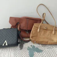 سه تا کیف البته مشکیه کاملا نوه