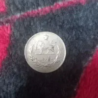 چندتا سکه کسی میخواد قیمت بده|کلکسیون سکه، تمبر، اسکناس|تهران, اتابک|دیوار