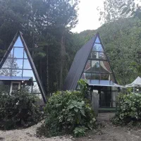 کلبه سوئیسی ویوجنگل تالاب دریاشهرروستای دربند مالک