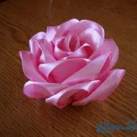 گل زیبا از جنس  ساتن .