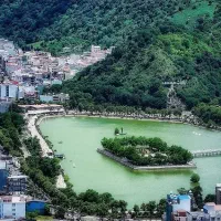 زمین-300-متری-با-بر-15-متر-در-گلستان-رو-به-استخر