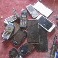 سلام گوشی قدیمی ساده