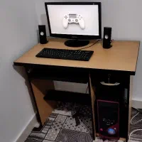 سیستم کامپیوتر pc رومیزی متوسط