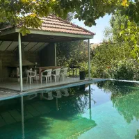 اجاره ویلا باغ لوکس در سپیدان با جکوزی آب گرم خاص