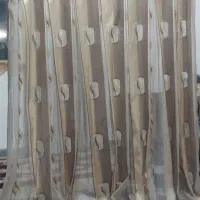 فروش دو عدد پرده و زیر پرده با وسایل کامل
