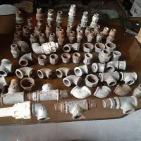 تعدادی اتصالات فلزی