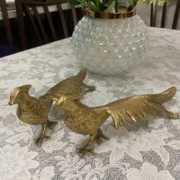 دکوری و ساعت و گلدان برنجی