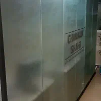 پارتیشن شیشه‌ای آماده نصب با فریم آلومینیوم