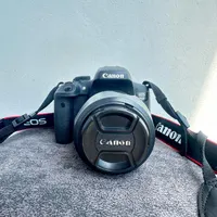 دوربین Canon 750D درحد نو + لنز + کیف حرفه‌ای + ر