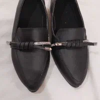 یک جفت کفش کالج سفارش دادم اندازم نیست