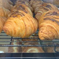 به چند نفر خانم و اقا کمک قناد پیستری و بیکری|استخدام خدمات فروشگاه و رستوران|مشهد, شریف|دیوار