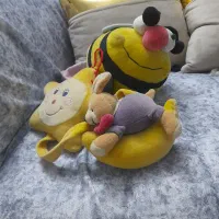 عروسک|اسباب‌بازی بچه|گلبهار, شهر جدید گلبهار|دیوار