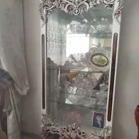 بوفه وساعت ایستاده