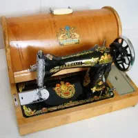 چرخ خیاطی طرح قدیم