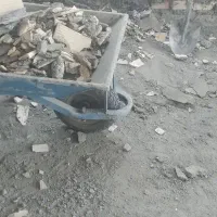 تخلیه وبار گیری وجابه جای مصالح ساختمانی وکنده کار