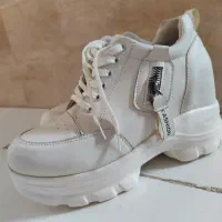 کتونی  کفش سفید اسپرت