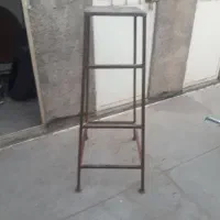 چهارپایه آهنی