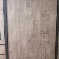 تخت و ومد کم جا