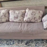 یک دست مبل و میز تلوزیونی