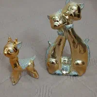 مجسمه طلایی