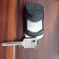 سلام دوستان یکعدد سویچ ماشین بهمراه ریموت گم شده