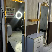 آینه آرایشگاه