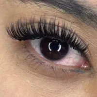 اکستنشن و کاشت مژه