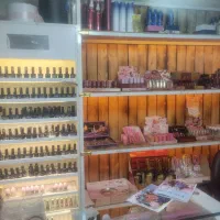 قفسه لوازم آرایشی داخل چوب روس