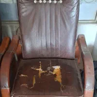 ۴ عدد مبل اداری و یک  میز چوبی