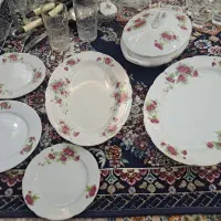 تعدادی ظروف