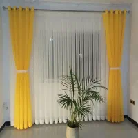 به یک خیاط ماهر پرده جهت کار در پرده فروشی