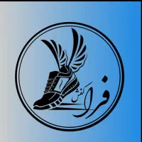 نیرو کار در انبار کفش فروشی