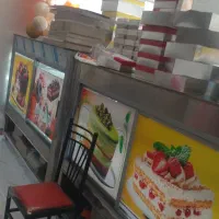 کارگر خانم ساده ترجیها مجرد برای کار کارگاه قنادی