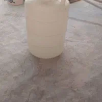 دو ظرف ترشی