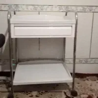 فروش تخت و ترولی|آرایشگاه و سالن‌های زیبایی|لنجان, |دیوار