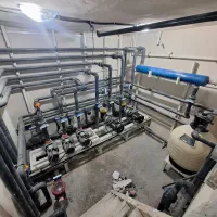 اجرا تاسیسات استخرجکوزی موتورخانه،لوله گذاری،تعمیر|خدمات پیشه و مهارت|قم, باسکول|دیوار